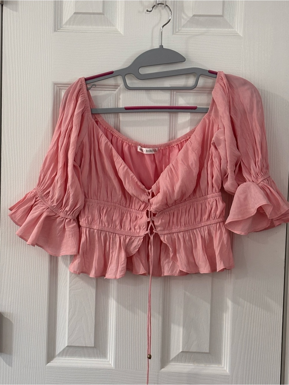 🟡Pink Ruffle Tie-Front Crop Top - Picture 2 of 10